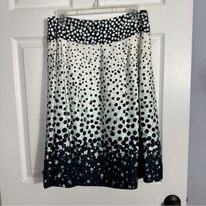 Ellen Tracy skirt, size 12, 100% silk, embellished, pailettes, pleated, luxury